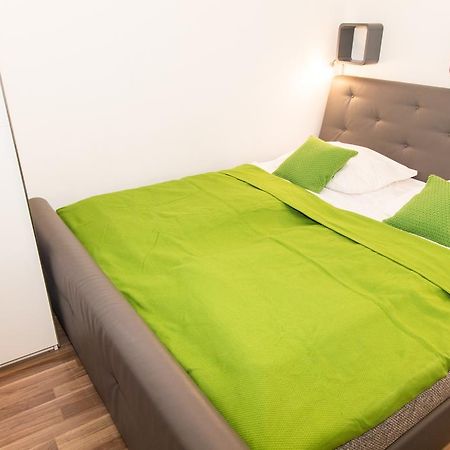 Apartment Diefenbachgasse Vienna Exterior photo
