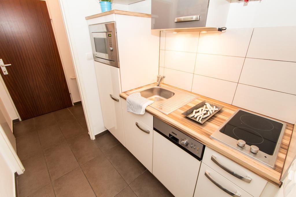 Apartment Diefenbachgasse Vienna Room photo
